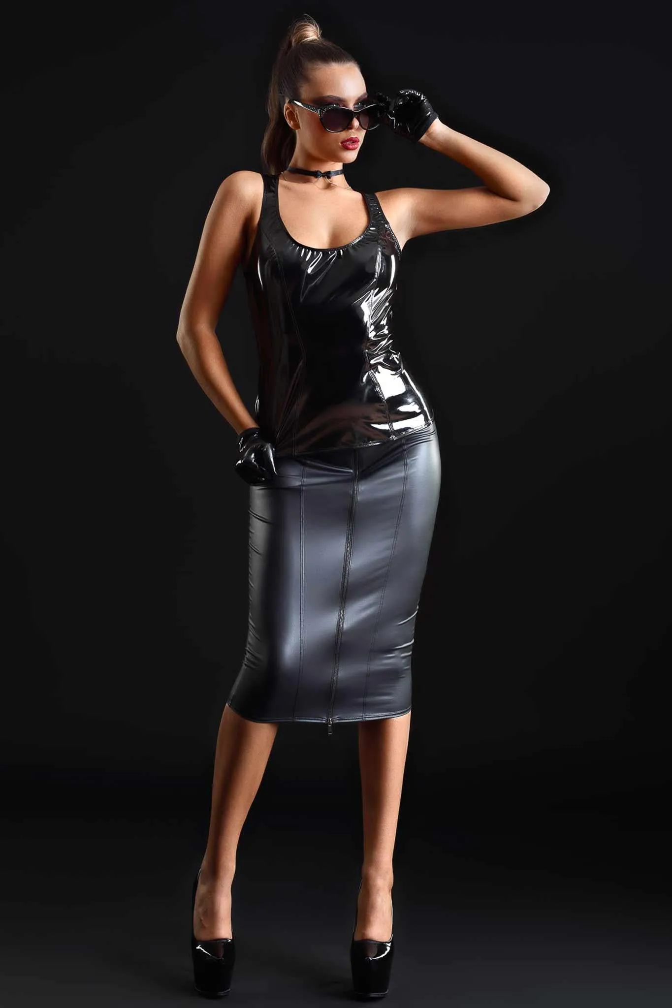 Molly Short Glossy Gloves
