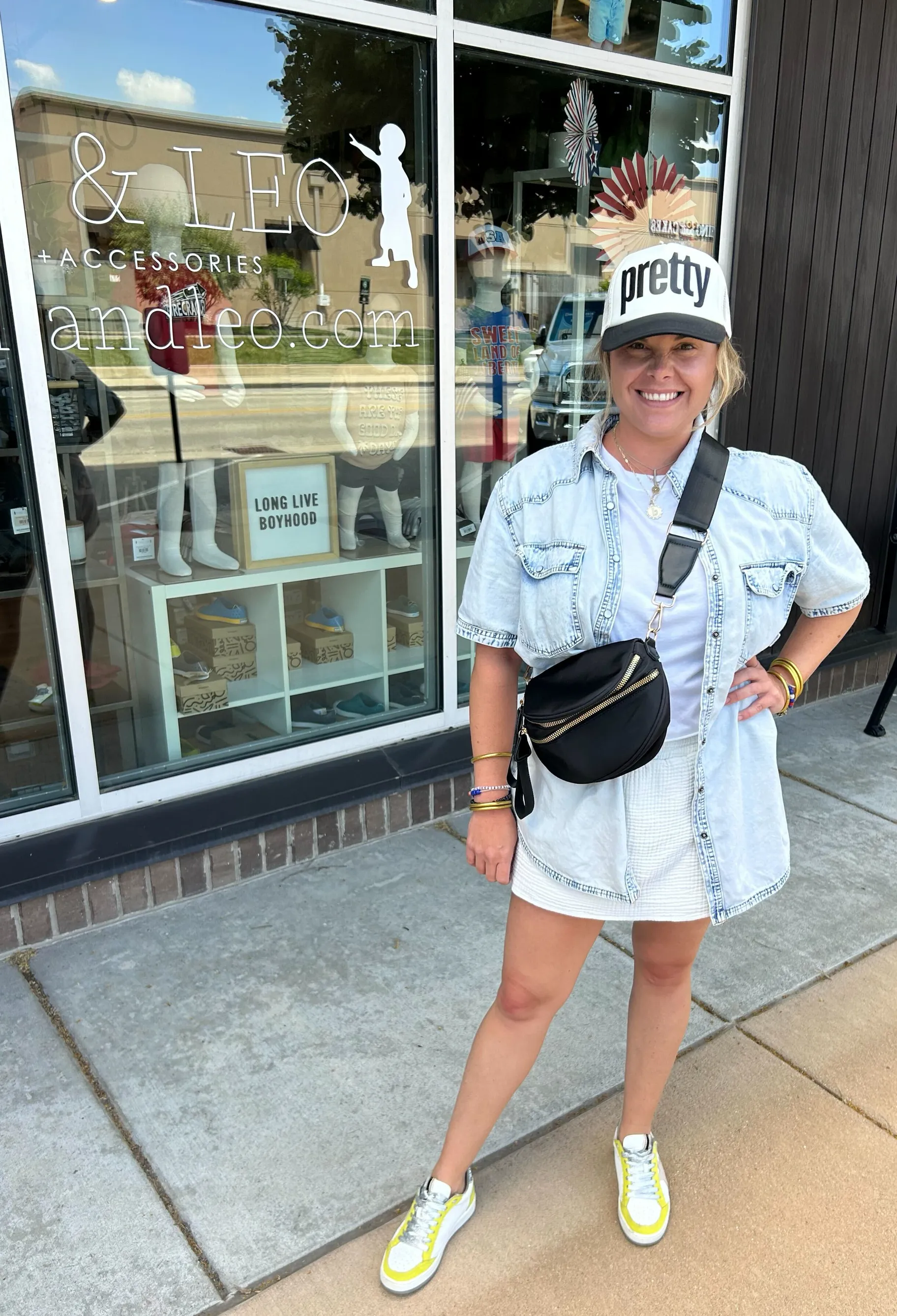 Roman & Leo - PRETTY Women's Trucker Hat in Black/White/Tan